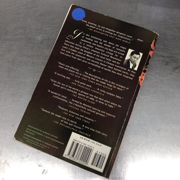 Balzac and the Little Chinese Seamstress by: Dai Sijie, paperback book - Picture 5 of 6